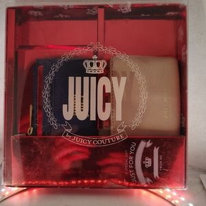 Juicy Couture Blue and Cream Wallet Set